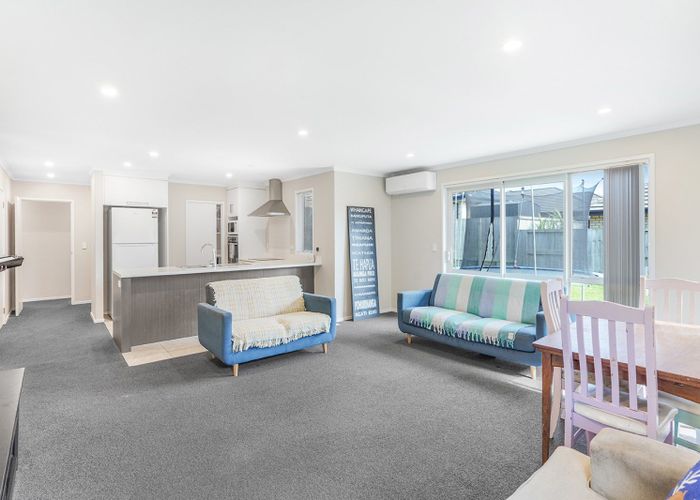  at 242 Dixon Road, Fitzroy, Hamilton