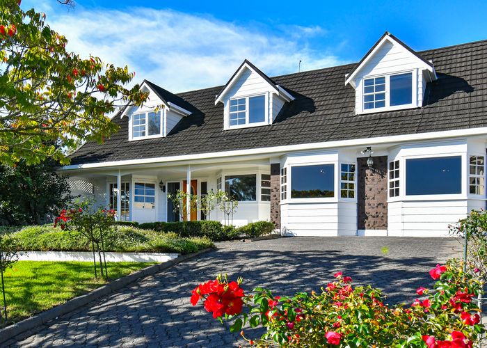  at 2 Rochas Place, Clover Park, Auckland
