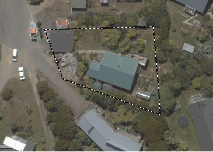  at 13 Whipp Place, Halfmoon Bay / Oban, Stewart Island