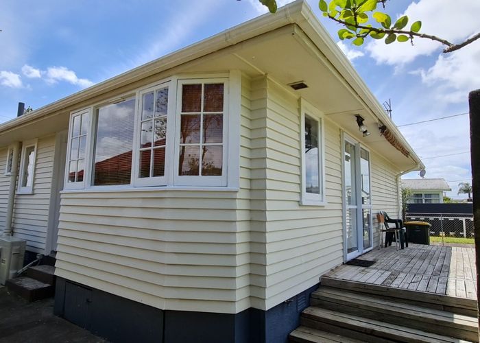  at 13 Wallace Road, Mangere Bridge, Auckland