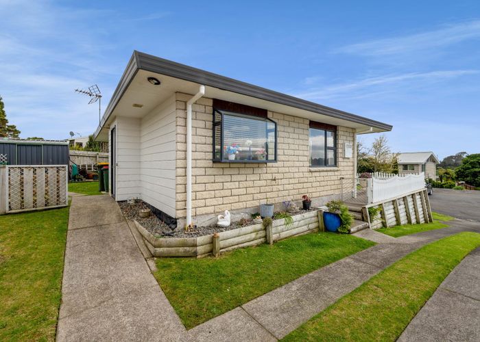  at 2/11 Te Ngaere Place, Merrilands, New Plymouth, Taranaki