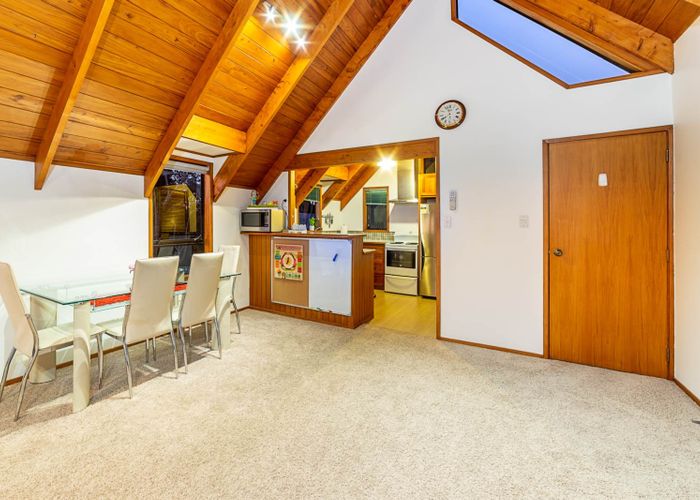  at 2/164 Rangatira Road, Beach Haven, Auckland