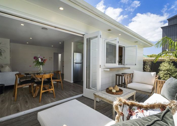  at 3/8 Avondale Road, Avondale, Auckland