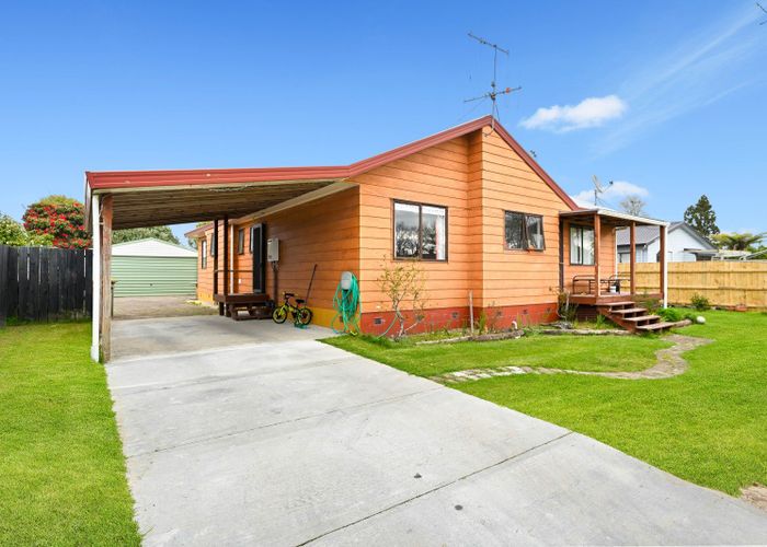  at 3 Ensign Place, Flagstaff, Hamilton