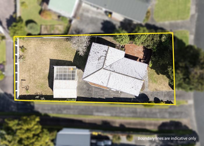  at 90 Lantana Road, Green Bay, Waitakere City, Auckland