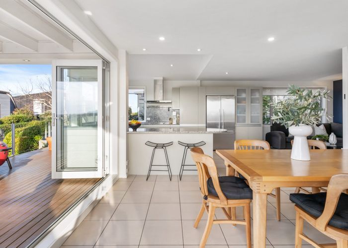  at 1/164 Aberdeen Road, Campbells Bay, North Shore City, Auckland