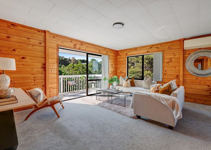  at 16 Noeleen Street, Glenfield, North Shore City, Auckland