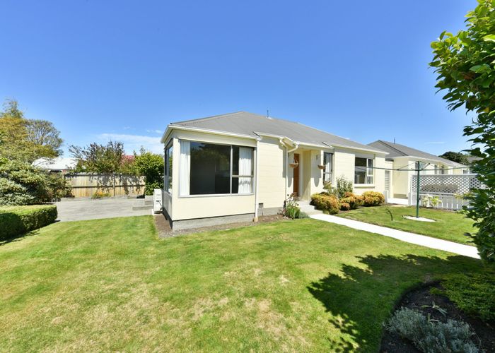  at 1 & 2/16 Mulberry Place, Redwood, Christchurch City, Canterbury