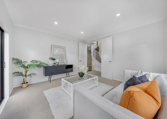  at 29 Midhurst Avenue, Henderson, Waitakere City, Auckland