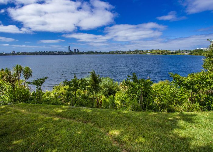  at 40 Shakespeare Road, Milford, Auckland