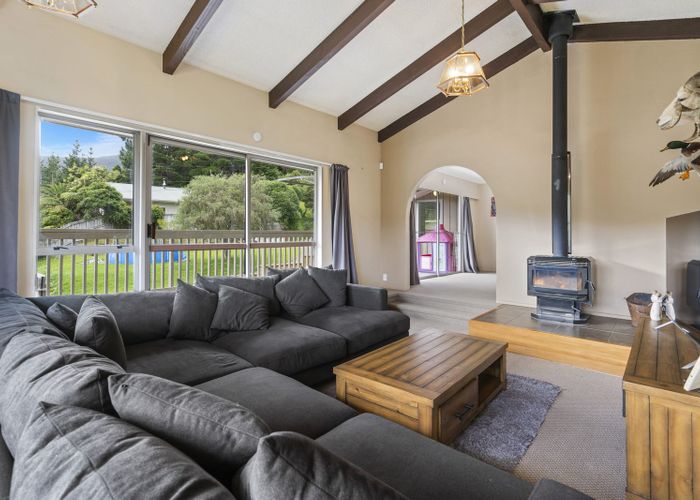 at 210A Plateau Road, Te Marua, Upper Hutt