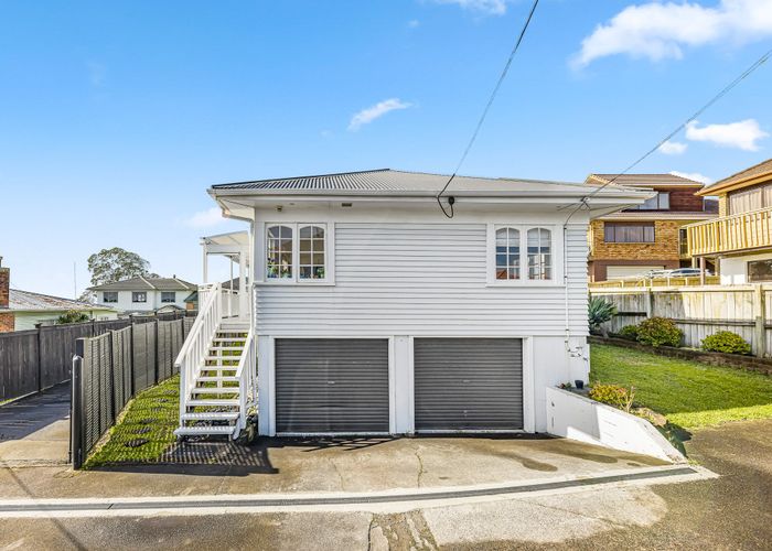  at 4233 Great North Road, Glendene, Waitakere City, Auckland