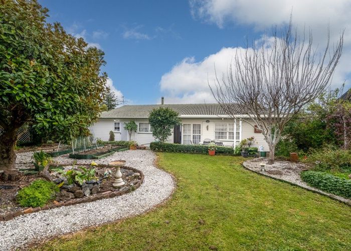  at 11 Fratley Avenue, Farm Cove, Manukau City, Auckland