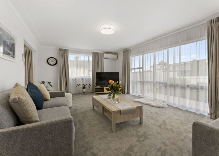  at 10 Fratley Avenue, Farm Cove, Auckland