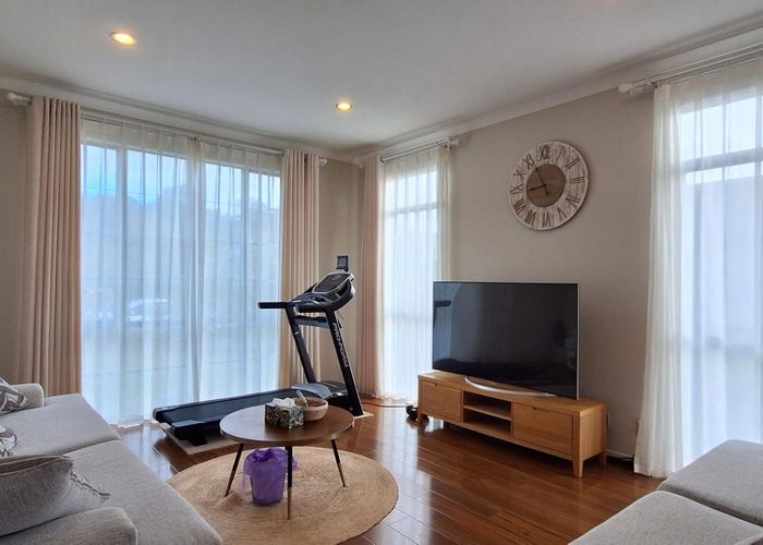  at 34 Borneo Drive, Fairview Heights, North Shore City, Auckland