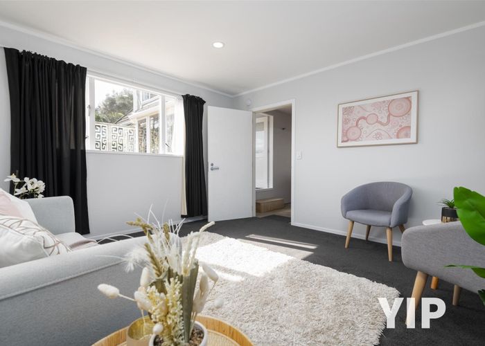  at 2/25 Kingsbridge Place, Newlands, Wellington