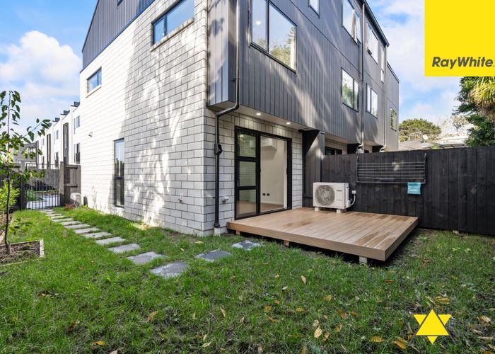  at 11/65 Stottholm Road, Titirangi, Waitakere City, Auckland