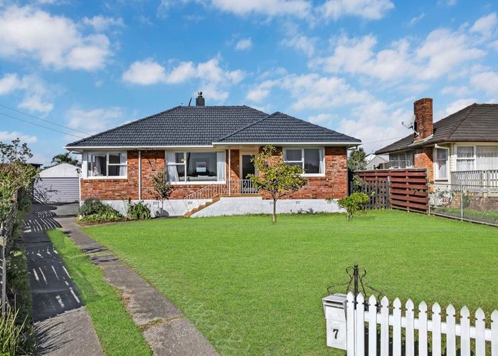  at 7 Cordelia Place, New Windsor, Auckland