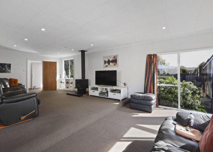  at 8 Stackhouse Avenue, Bishopdale, Christchurch City, Canterbury