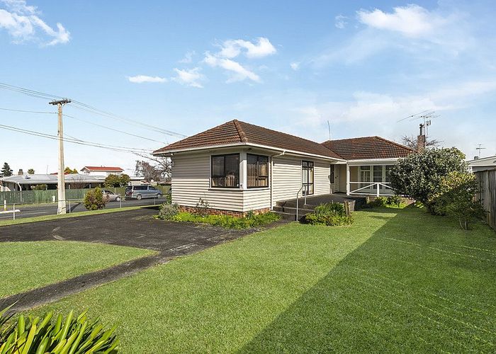  at 19 Scotts Road, Manurewa East, Auckland