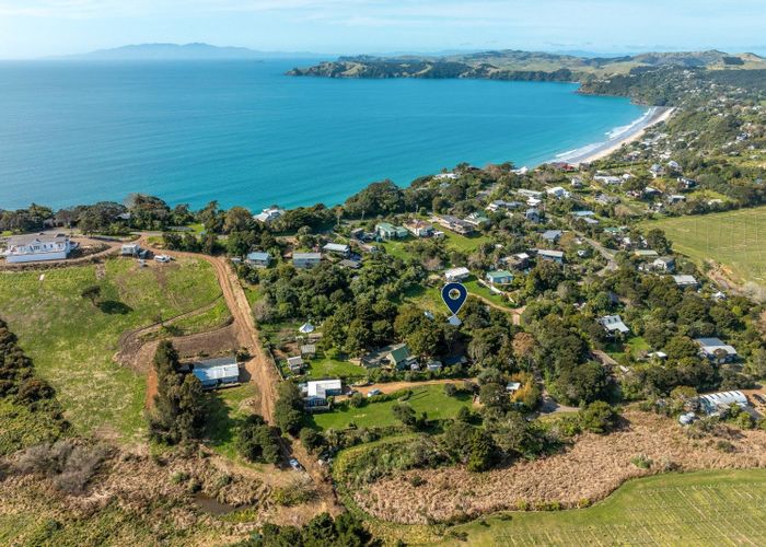  at 16 Te Makiri Road, Onetangi, Waiheke Island, Auckland