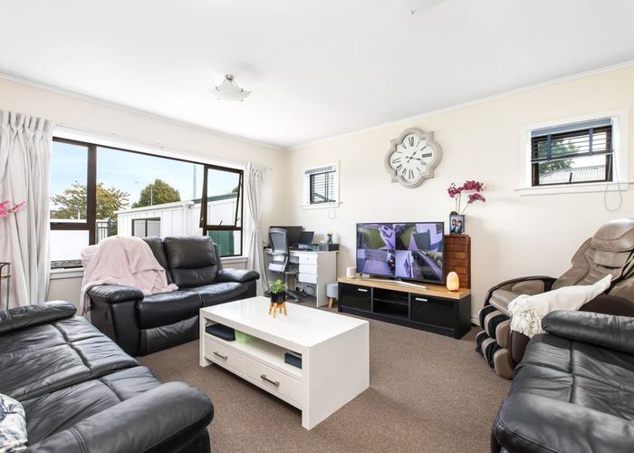  at 1/40 Grimseys Road, Redwood, Christchurch