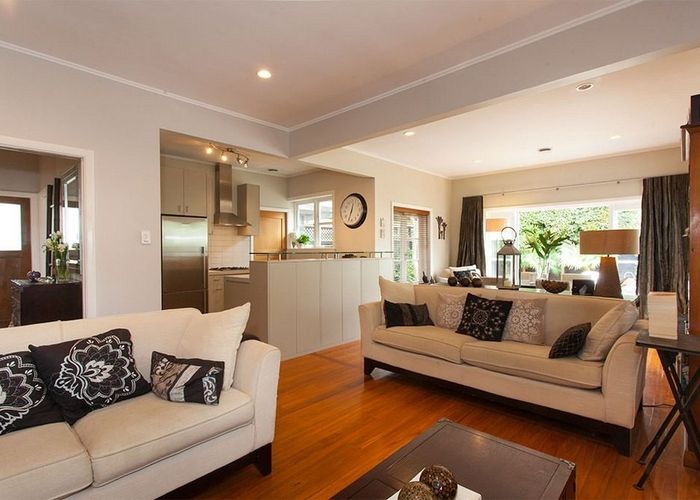  at 14 Irirangi Road, Greenlane, Auckland City, Auckland