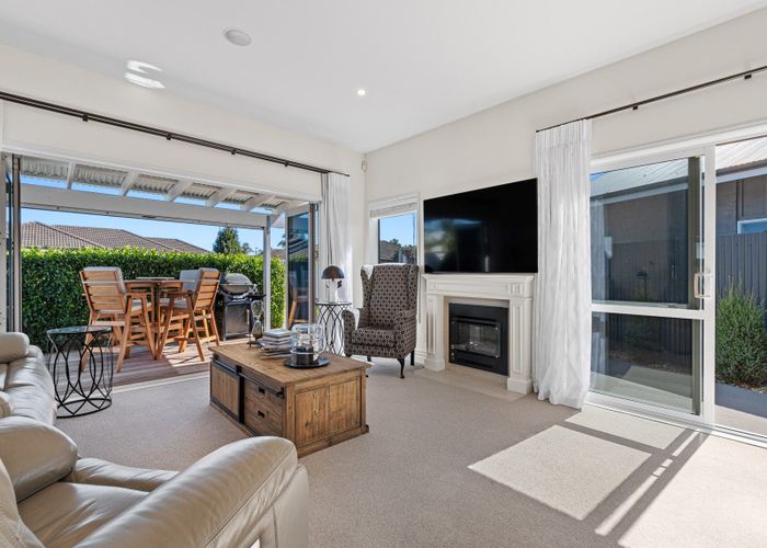  at 7 The Glade, Papamoa Beach, Papamoa