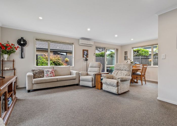  at 27 Sexton Road, Huntington, Hamilton