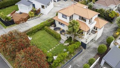  at 1/18 Rothesay Bay Road, Rothesay Bay, Auckland