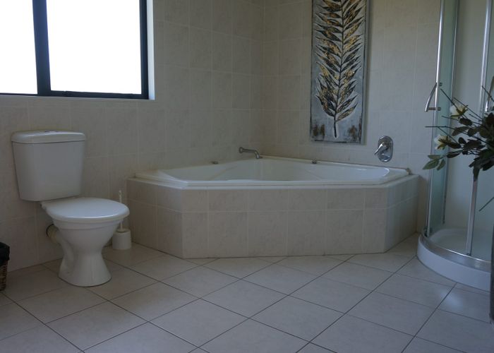  at 106 Meadowland Drive, Somerville, Manukau City, Auckland