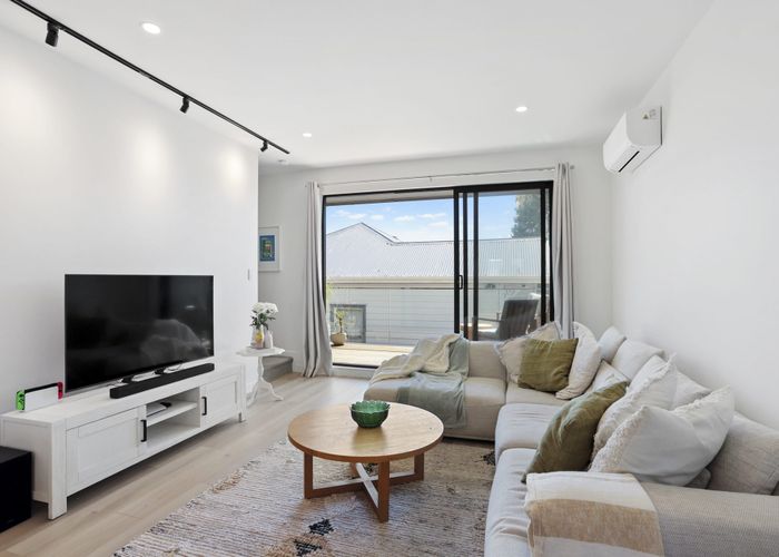  at 2/29 Roberton Road, Avondale, Auckland City, Auckland