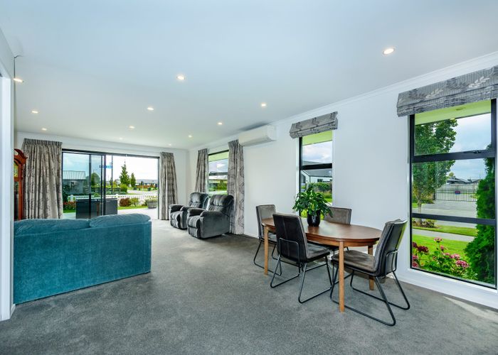  at 28 Veuve Drive, Lincoln, Lincoln