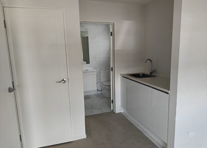  at 2/16 William Roberts Road, Pakuranga, Manukau City, Auckland