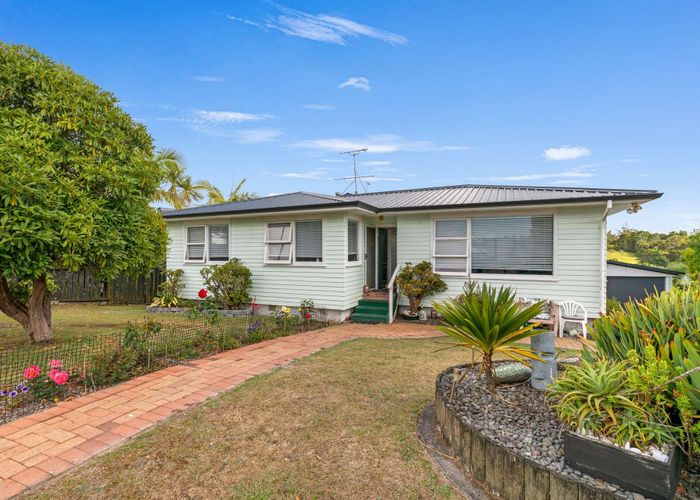  at 32 Kirby Street, Glendene, Auckland