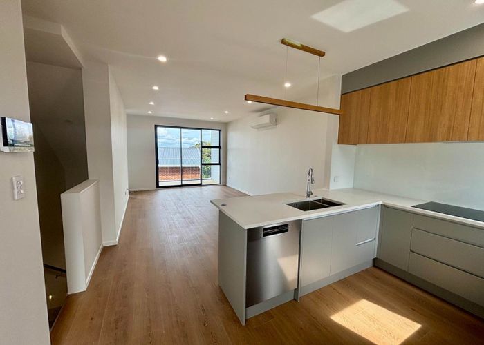  at 4/20 Ayr Road, Pakuranga, Manukau City, Auckland