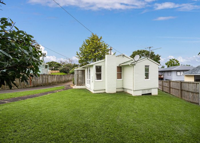  at 6 Courtland Avenue, Glen Innes, Auckland