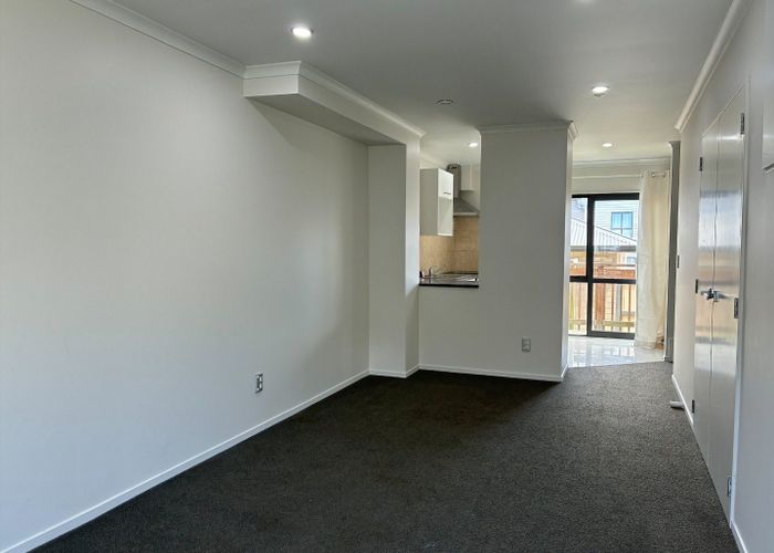  at 4/3 Wallson Crescent, Wiri, Manukau City, Auckland