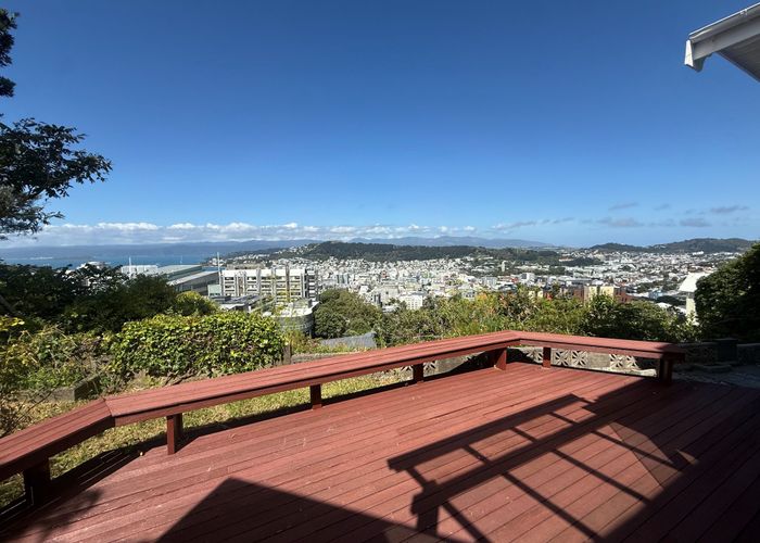  at 8 Springfield Terrace, Kelburn, Wellington