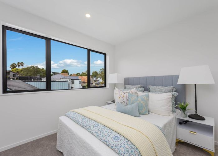  at 1/6 Woodhouse Place, West Harbour, Waitakere City, Auckland