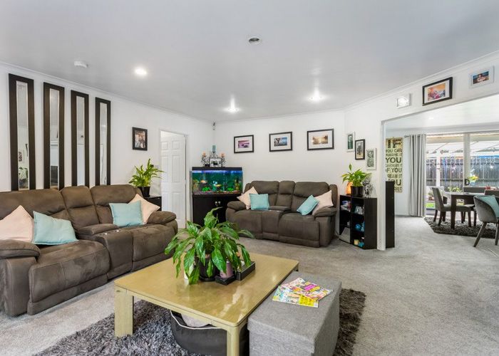  at 38 Morewa Place, Takanini