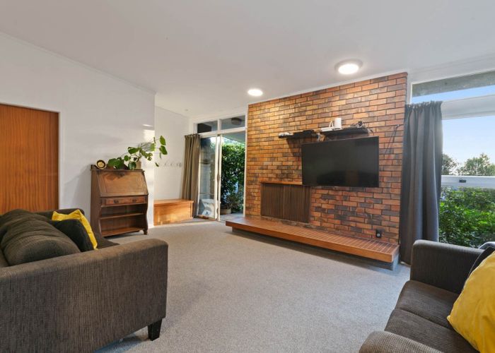  at 15  Bacot Place, Howick, Manukau City, Auckland