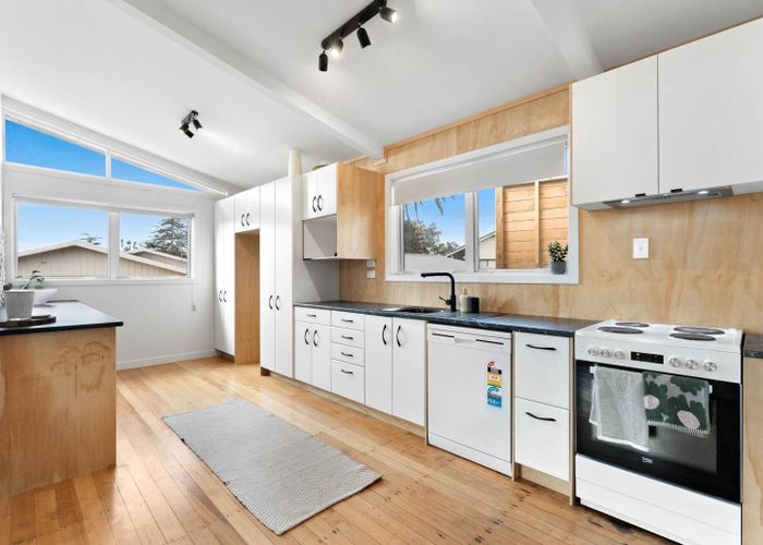  at 21a Patts Avenue, Glendene, Waitakere City, Auckland