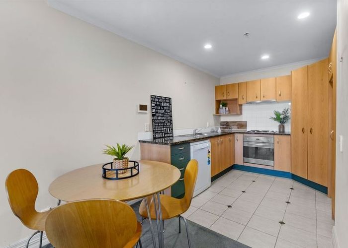  at 1D/7 Bute Road, Browns Bay, Auckland