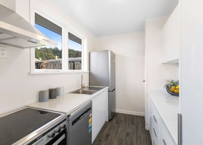  at 6 Wainhouse Street, Stokes Valley, Lower Hutt