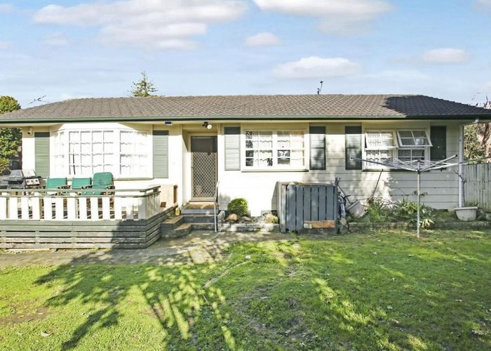  at 27 Fairdale Avenue, Red Hill, Papakura, Auckland