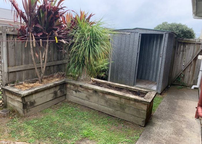  at 1/5 Sylvan Crescent, Te Atatu South, Auckland