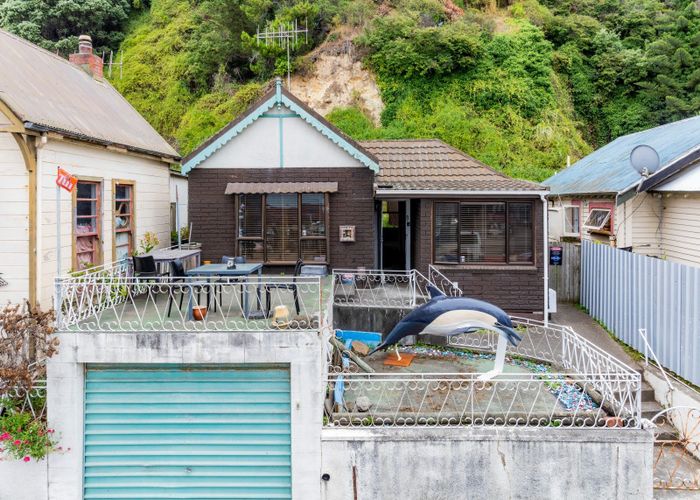  at 33 Marine Parade, Bluff Hill, Napier, Hawke's Bay