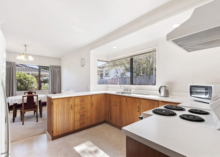  at 2/10 Bolton Street, Blockhouse Bay, Auckland City, Auckland