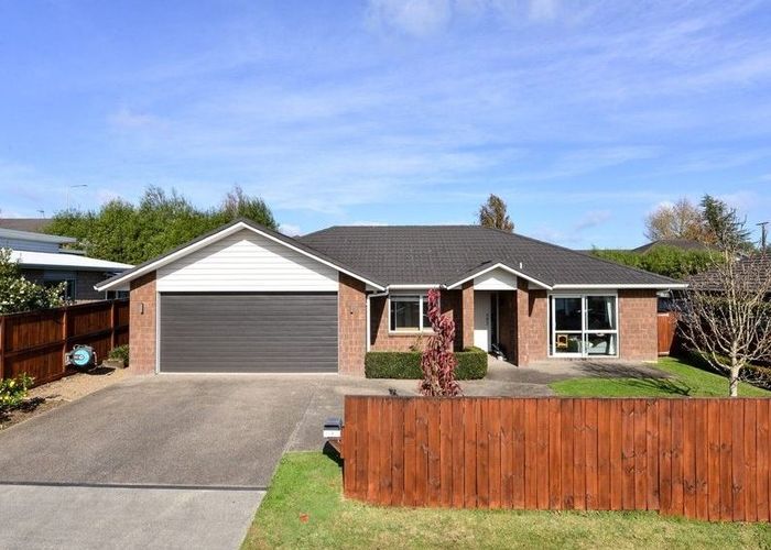  at 17 Alpers Ridge, Leamington, Cambridge